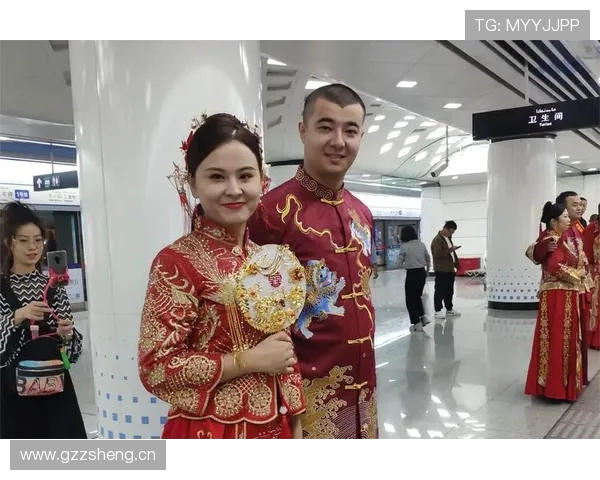 新婚快乐多库社交媒体分享与未婚妻甜蜜合照宣布今日盛大婚礼